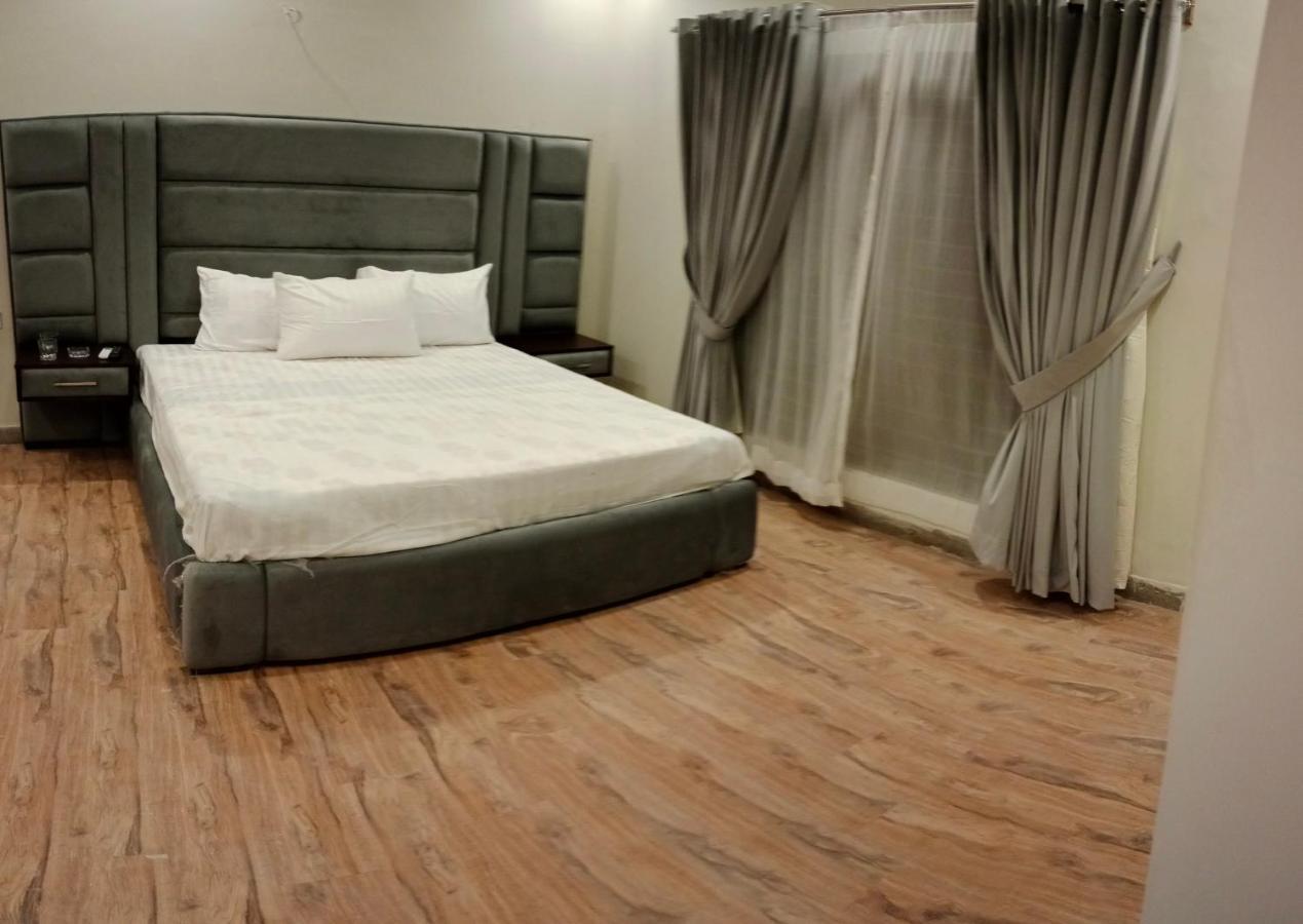 Hayat Grand Guest House Islamabad Extérieur photo