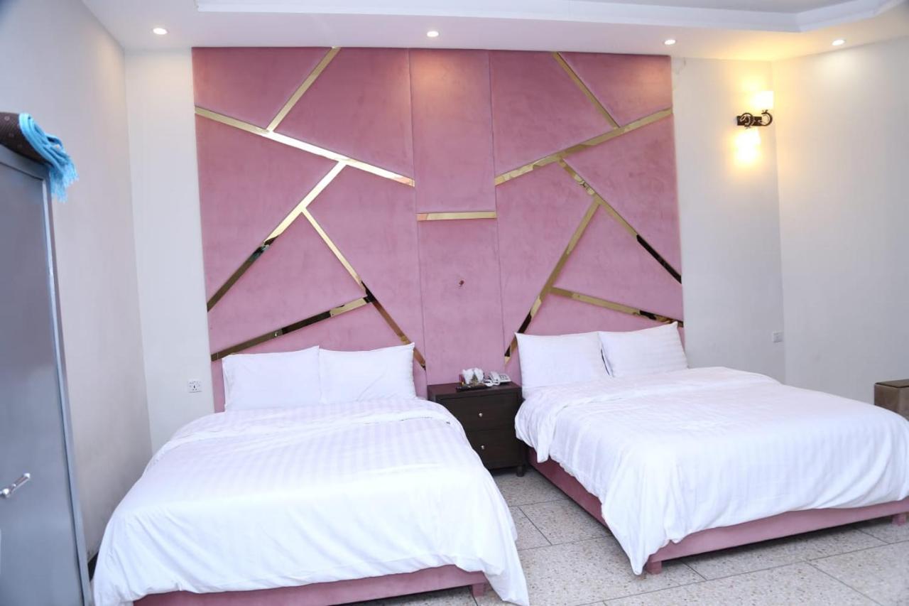 Hayat Grand Guest House Islamabad Extérieur photo