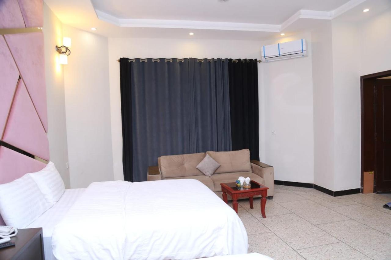 Hayat Grand Guest House Islamabad Extérieur photo